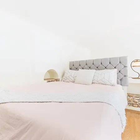 Sabin Private Parking Apartment Brasov