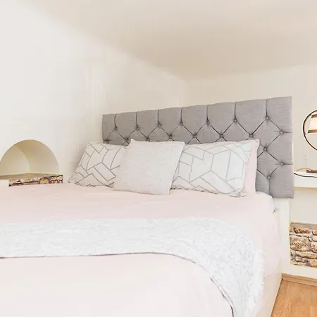 Apartment Sabin Private Parking