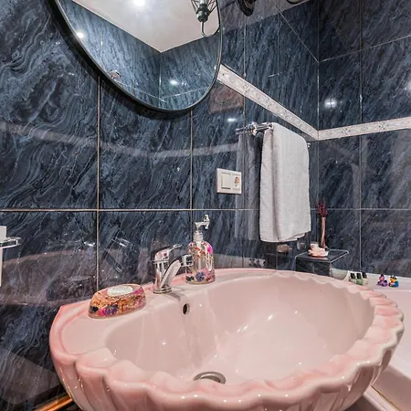 Sabin Private Parking דירה