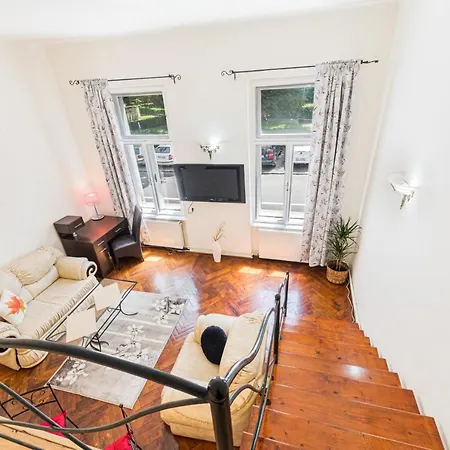 Sabin Private Parking דירה