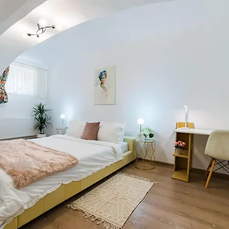 Sabin Private Parking דירה