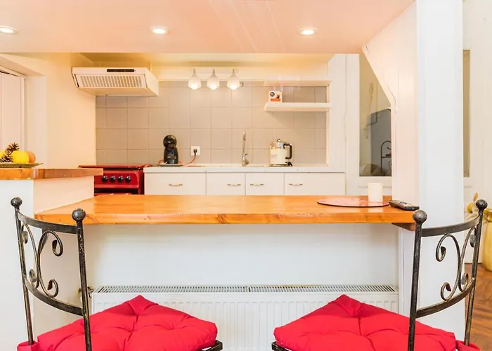 Sabin Private Parking Апартаменты *