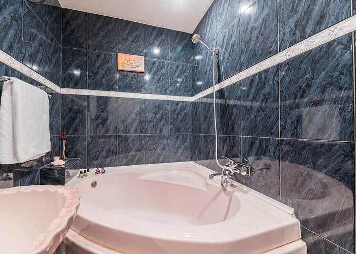 Апартаменты Sabin Private Parking