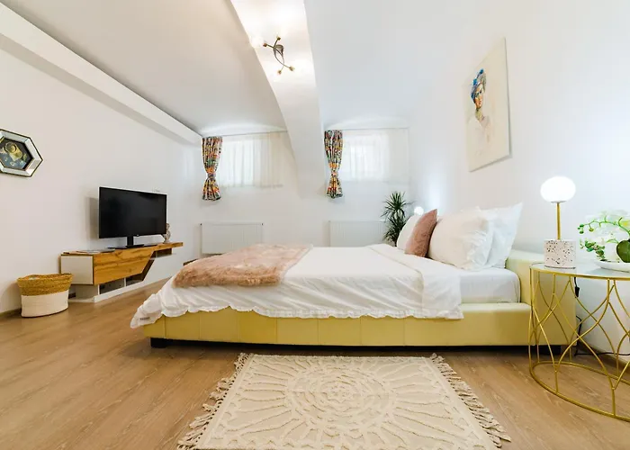 Sabin Private Parking *